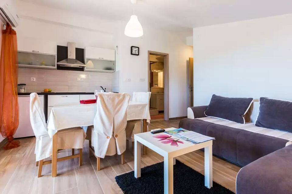 Apartments Marinka ビオグラード・ナ・モル エクステリア 写真
